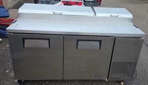 Avantco Commercial 2-Door Sandwich  Salad Prep Table Refrigerator