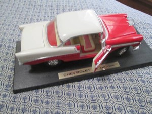 Ertl Die cast replica 1956 Chevrolet Bel Air 118 scale