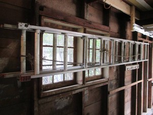 Aluminum 1224 ft extension ladder