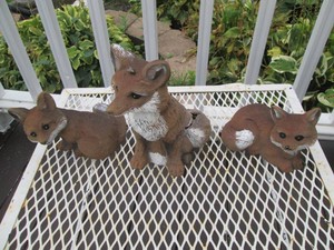 Fox Family lawn ornaments as shown in pics some damage tallest Fox 8inches
