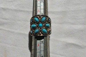 VERY PRETTY RING WITH BLUE STONES IN IT, SIZE 6