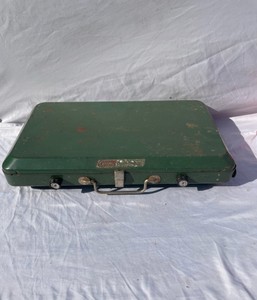 COLEMAN TWO BURNER CAMP STOVE