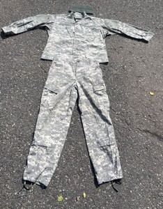 FOUR US ARMY COMBAT UNIFORMS SIZE LARGE