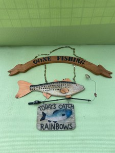 DECORATIVE GONE FISHING WALL DECOR