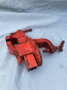 CLAMP ON BENCH VISE