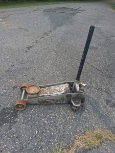 HEAVY DUTY FLOOR JACK