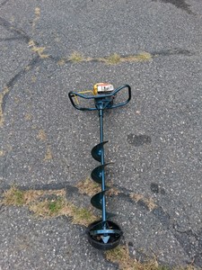 ESKIMO PIRANHA GAS ICE AUGER