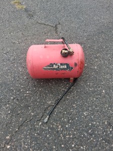 RED AIR TANK WITH AIR HOSE