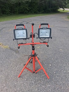 LIKE NEW CRAFTSMEN WORK LIGHTS
