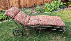 Y - Patio Chaise Lounge - Rolling Metal Adjustable Back