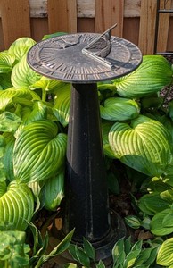 Y - Garden Sundial - Metal Bird Motif Pedestal