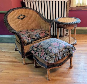 UL - Wicker Armchair, Ottoman & Side Table Mixed Lot