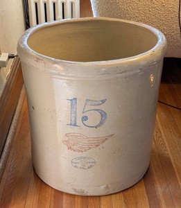 ML - Stoneware Crock - Red Wing 15-Gallon Union Stoneware Co.