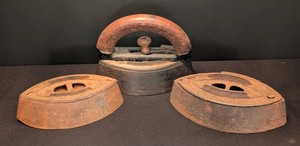 DR - Vintage Sad Irons - Cast Iron Irons (Lot of 3)