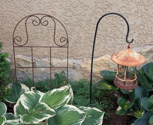 Y - Garden Trellis & Decorative Lantern Mixed Lot