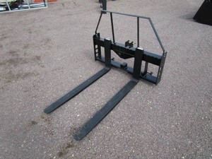 Wolverine 48 3 Point Pallet Forks wReceiver  Hitch & Bale Spear Mounts