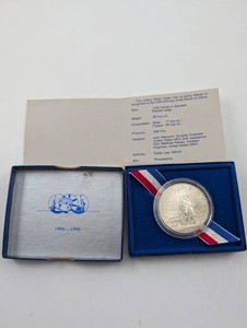 1986 Statue of Liberty Silver Dollar in Presentation Case