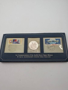 Estate Apollo-Soyuz Presentation With Washington Commemorative Half Dollars
