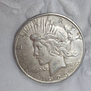 1923S Peace Dollar $1 XF wTone, very Nice