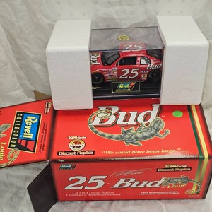 124 Revell Budweiser Louie Die Cast Series