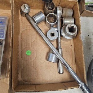 12 Ratchet, Breaker Bars and Sockets
