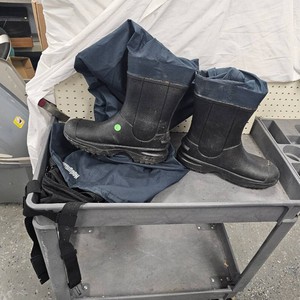 Hodgeman Size 12, Like New Waders