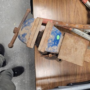 Large Bench Vise