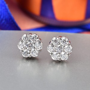 925 Silver Earings with round, multi-stone cluster stud earrings featuring brilliant-cut stones arranged in a circular cluster design