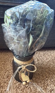 Faux Flower Vase Kit, Very Realistic Bouqet, Brand new