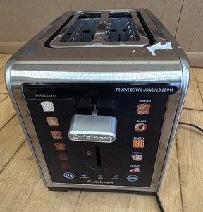 Cuisinart Brand Toaster, Customer Return, Note Says Heating Element Went Out on One Side But the Unit works and heats on the other side