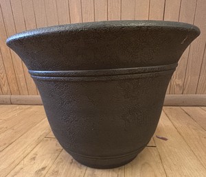 Three Gallon Flower Pot Planter for Garden Plastic Rustic Brown Color