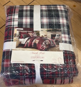 North Pole Brand 3-Piece quilt Set Reversible 1 quilt and 2 shams new in packaging