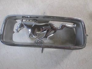 (F-0) Vintage 1967 Mustang Pony Grill Emblem with Corral #C7ZB-8A224-A
