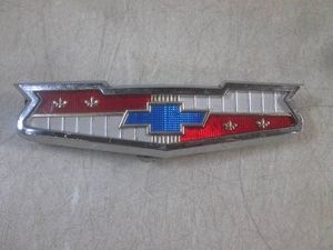 (FS) Vintage 1960s Chevrolet Emblem #3750372-C-4
