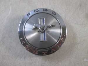 (F-0) Vintage 1960s Ford Mustang Gas Cap