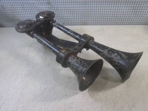 (EC1) Vintage TruckCar Double Trumpet Horn Rat Hot Rod 16