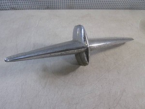 (FS) Vintage 1957 Canadian Meteor Grill Star Emblem #CDBAC-8213-A - 16 58 x 5 116