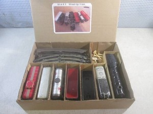 (EW5) Vintage Louis Marx & Co. Wind-Up Mechanical Tinplate O Gauge Train Set in Box