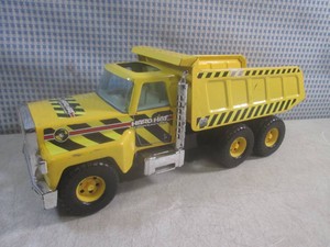 (EC1) Funrise Pressed Metal Hard Hat Contractors Dump Truck 16 Long