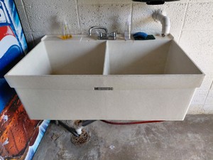 UTILITWIN UTILITY SINK
