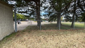 CENTURY FENCE CHAIN LINK FENCE SECTION