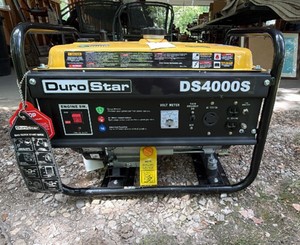 BRAND NEW DuroStar DS4000S 4000-Watt Portable Gas Generator  7 HP 208cc OHV Engine
