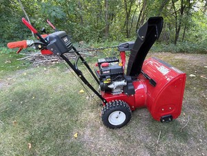 Craftsman 24 Dual-Stage Gas Snowblower  208cc Engine, Electric Start (Model 247.881731)  EXCELLENT CONDITION