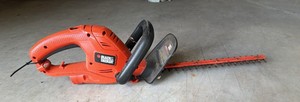 Black & Decker 18 Corded Electric Hedge Trimmer  3.5 Amp Motor (Model HT18)