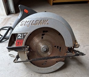 Vintage Skilsaw Classic 7-14 Circular Saw  2 13 HP, 10 Amp (Model 5250)  Made in USA