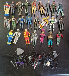 Huge Vintage 1980s G.I. Joe Action Figure Lot  Collection of 24 w Assorted Weapons & Accessories