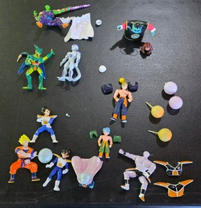 Large Vintage Dragon Ball Z Irwin Super Guerriers Mini Figure & Parts Lot