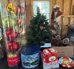 Lot of seasonal Christmas decor