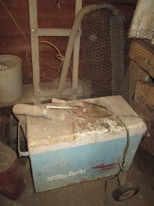 Vintage Electro-groom (needs repair), chicken wire and misc horse grooming supplies