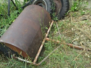 Metal large capacity pull-behind sod roller